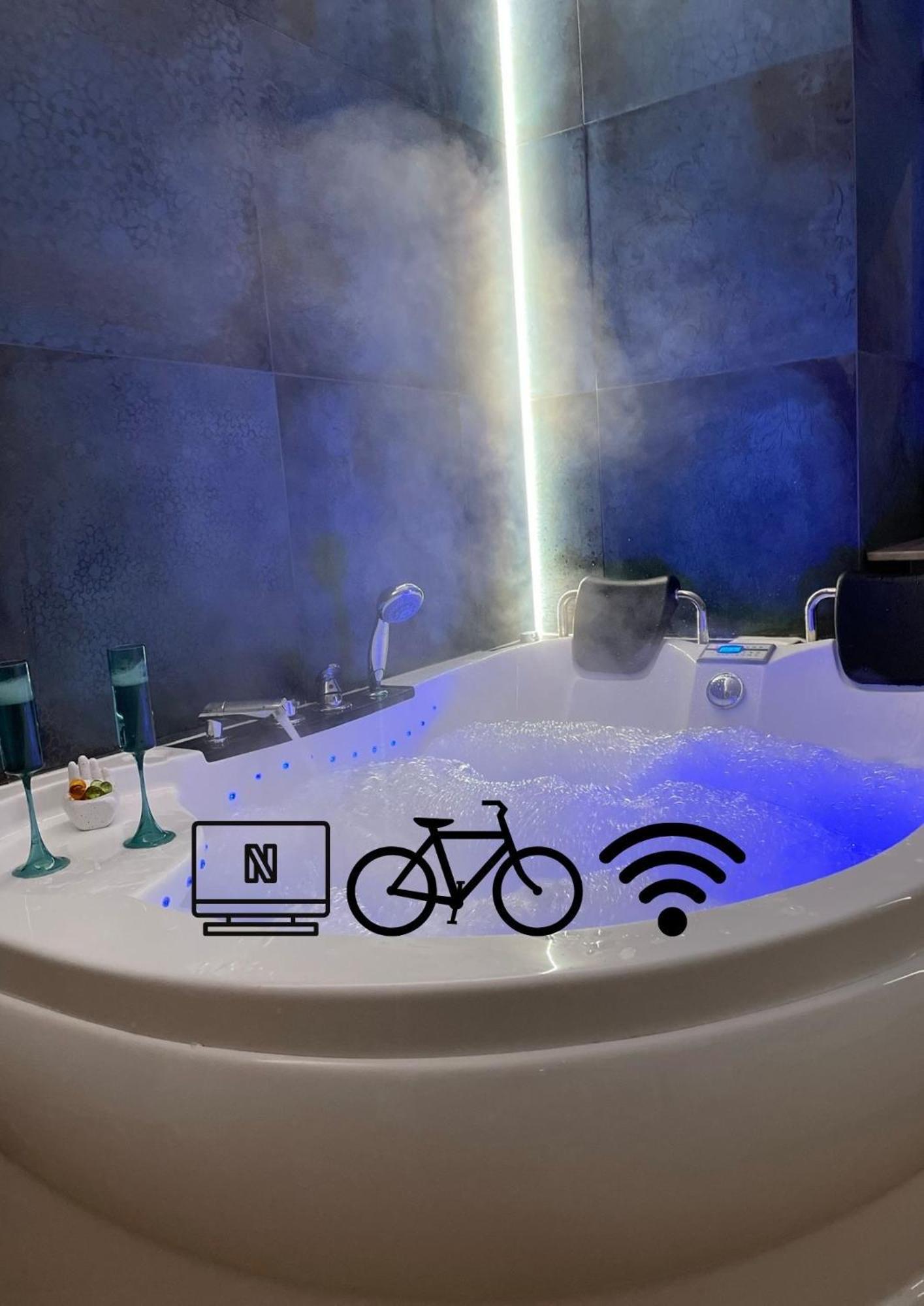 Jacuzzi & Bike Apartment, Krakov Exteriér fotografie